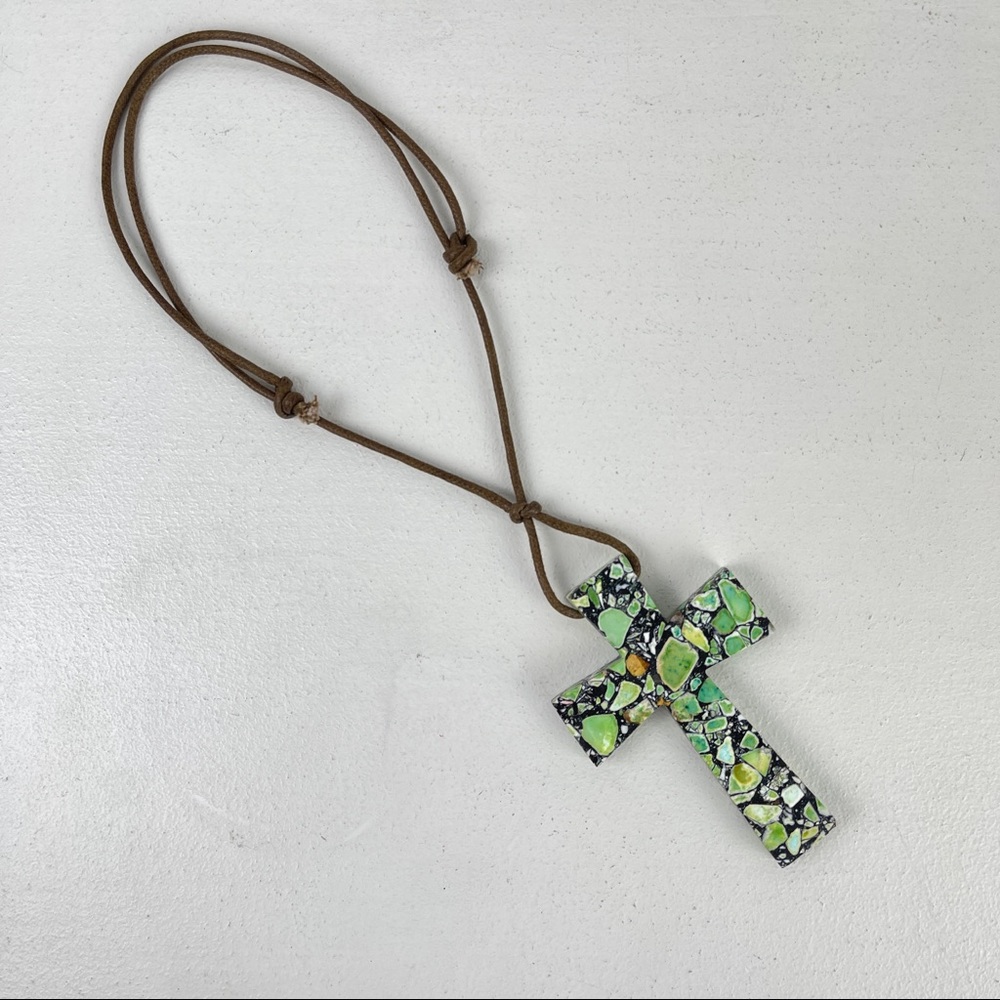 🚫SOLD🚫 VTG Y2K Green Jasper Stone Large Cross Necklace w/ Adjustable Cord - Picture 3 of 16